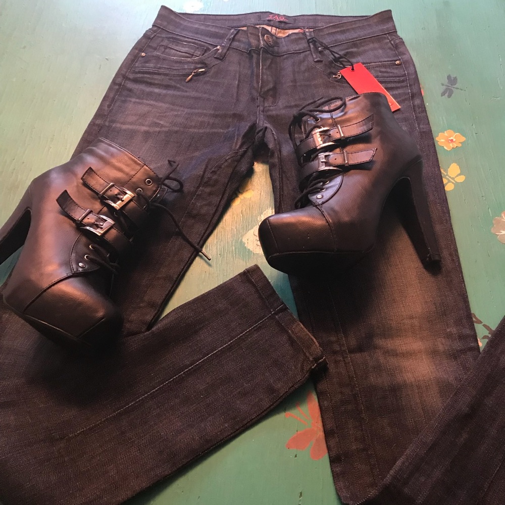 TAG DENIM JEANS